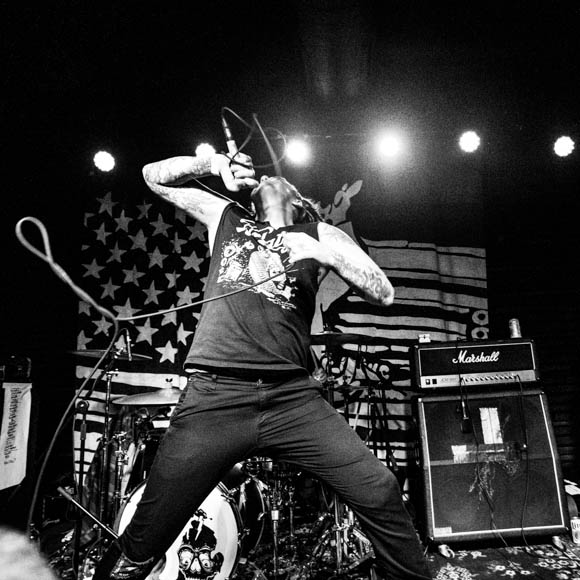 Jay Navarro of the Suicide Machines sings