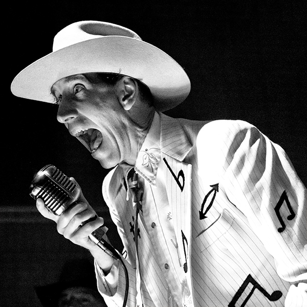 Dan John Miller of Goober and the Peas sings Ferndale Michigan in 2014